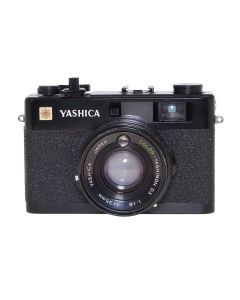 Brugt Yashica Electro 35 CC sort set forfra