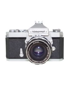 Nikon Nikkormat Ft-n med 50mm 2.0 set forfra