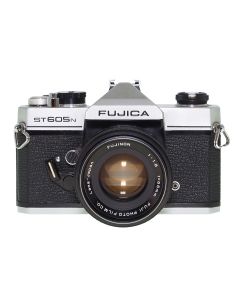 Fujica ST605n med Fujinon 55mm f/1.8 set forfra