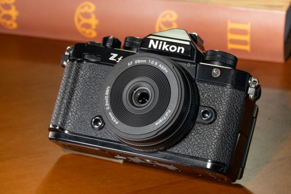 Viltrox Af26mm f/2,8 EVO monteret p&aring; Nikon Z kamera